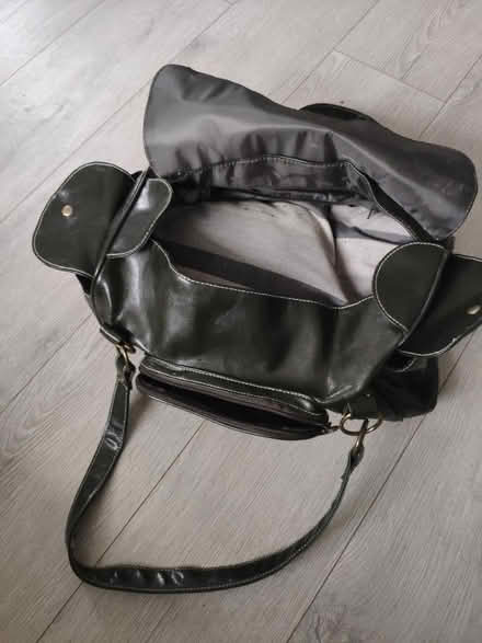 Photo of free Green shoulder bag (Ladies) (W7) #4