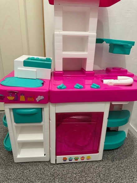 Photo of free Play kitchen (Wolverhampton) #1