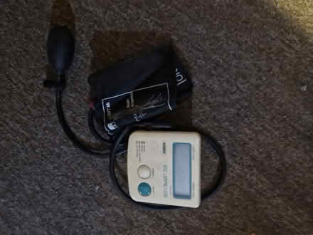 Photo of free Bloodpressure cuff (Crosspool S10) #1