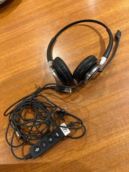 Photo of free Headphones (SE5) #1