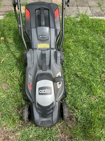 Photo of OZITO electric Lawn Mower (Chelsea Heights) #4