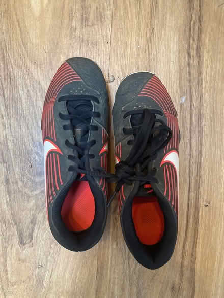 Photo of free Nike Fastflex Cleats - kids 2.5y (West Friendship) #1