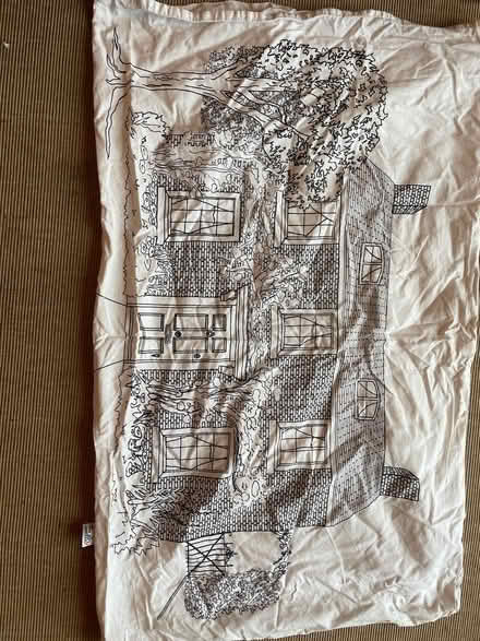 Photo of free Pillow case - colour in (Freehold LA1) #1