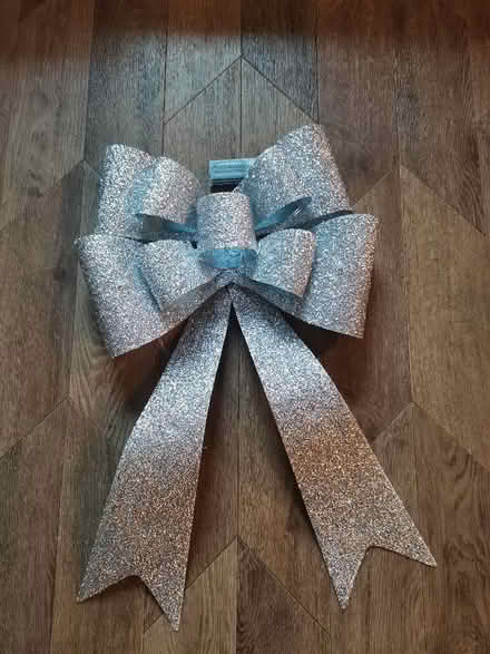 Photo of free Silver sparkly light up decorative bow (Endmoor LA8) #1