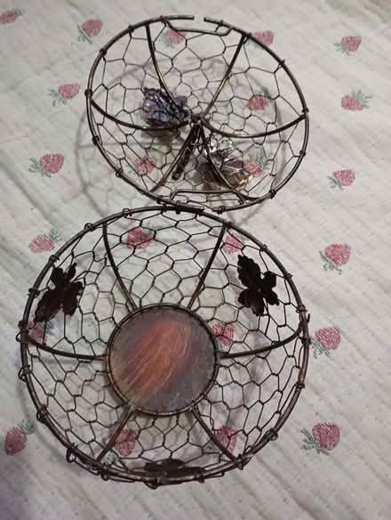 Photo of free Autumn wire basket (Slade Green DA8) #3