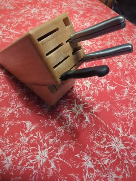 Photo of free Knife block and 3 knives (Wimborne BH21) #2