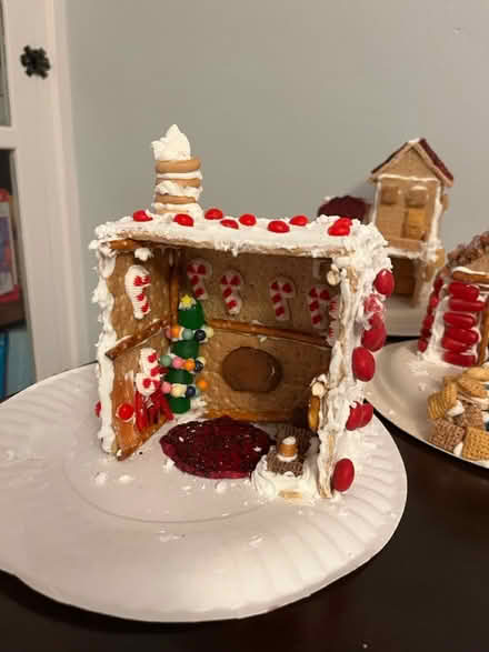 Photo of free Graham cracker house decorating (Downtown Mountain View) #2