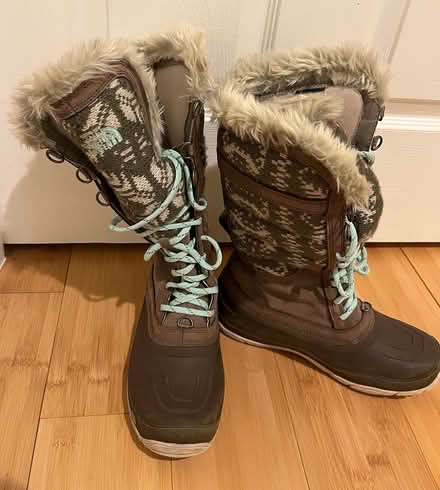 Photo of free The North Face snow boots sz 7.5 (Branford (near exit 54)) #1