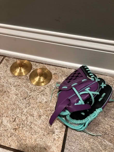 Photo of free Kids baseball glove (Archer Heights) #1