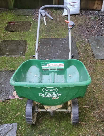 Photo of free Scotts Turf Builder Spreader (Bellevue-Redmond) #1