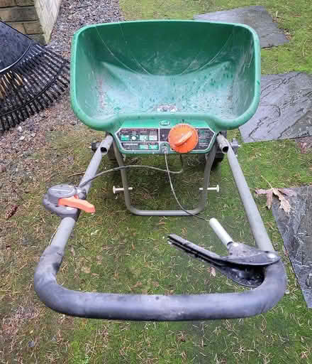 Photo of free Scotts Turf Builder Spreader (Bellevue-Redmond) #2