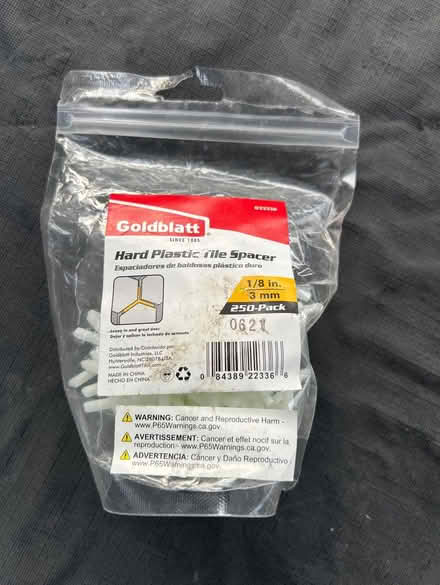 Photo of free bag of tile spacers (Hawthorne) #1