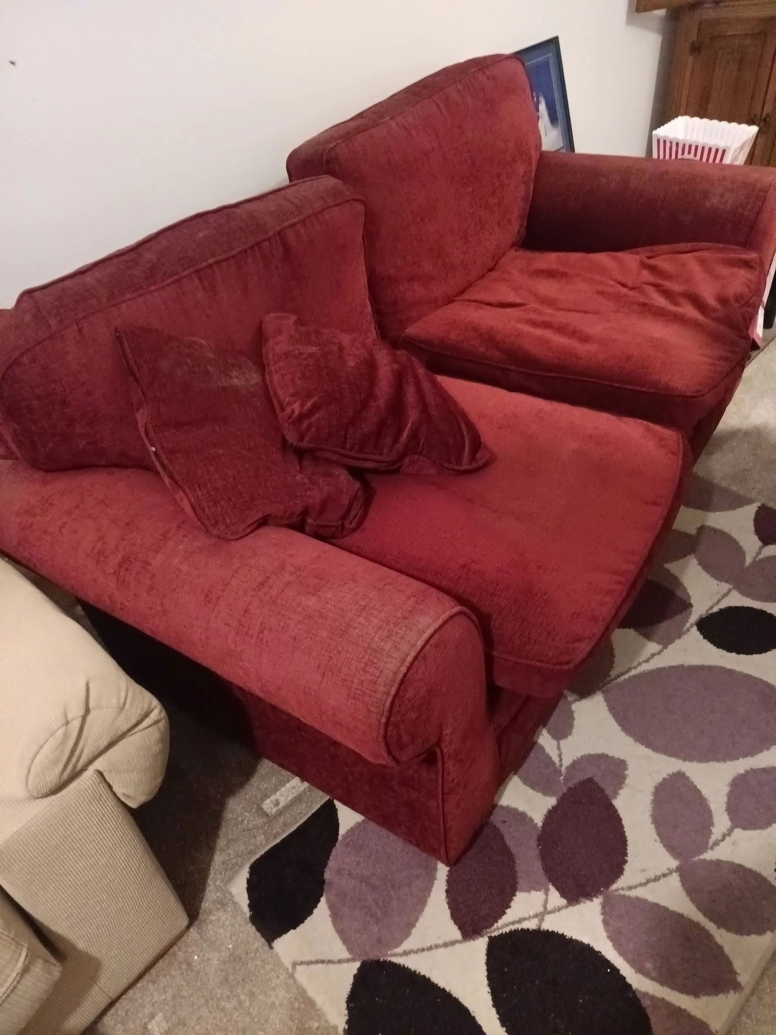 Free: Red sofa (Penhill SN2) - Swindon Freegle