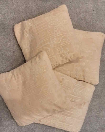 Photo of free Cream Cushions 2 Large 4 Small (CV35 Nr Kenilworth) #4