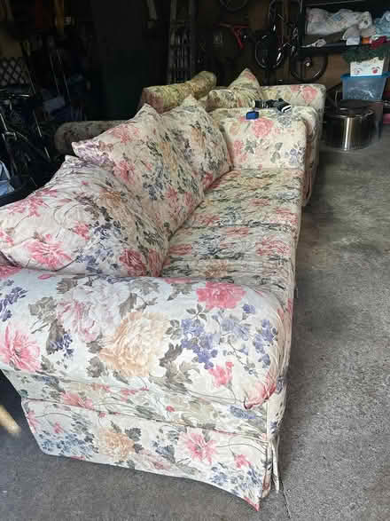 Photo of free North Carolina Floral Furniture (Newtown Square) #3