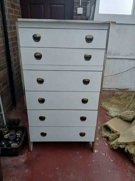 Photo of free White tall chest of drawers (LU1. Caddington) #1