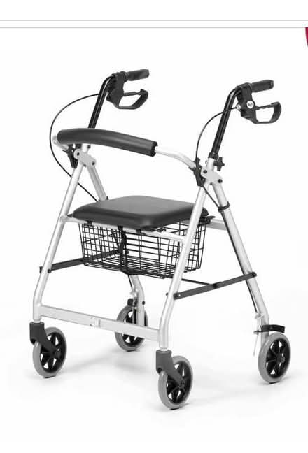 Photo of Foldable rollator with seat (Freehold LA1) #1