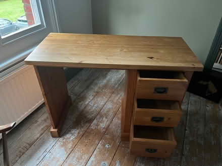 Photo of free 3 drawer desk (TN26) #1