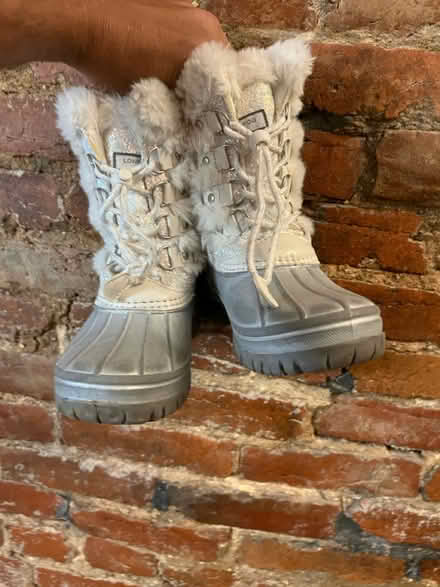 Photo of free Girls Winter boots size 1 (1111 I St NE) #2