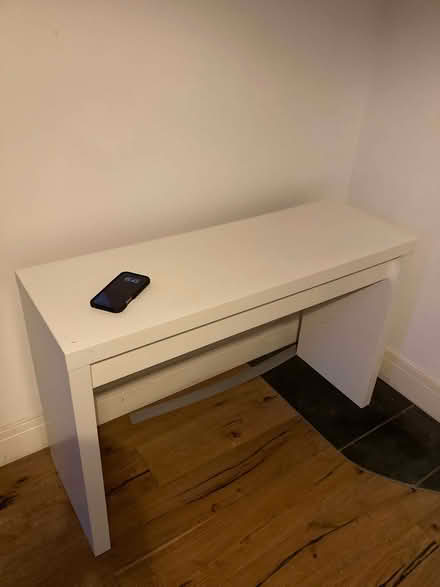 Photo of free White Console Table (Corris SY20) #4