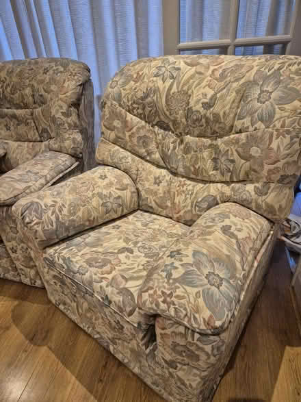 Photo of free 3 piece lounge suite (Epsom, KT17) #2