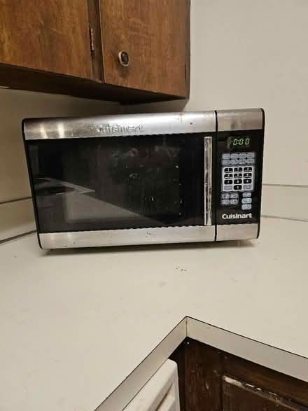 Photo of free Working microwave (Tukwila) #1