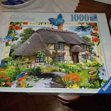 Photo of free 1000 piece jigsaw (Denton's Green WA10) #1