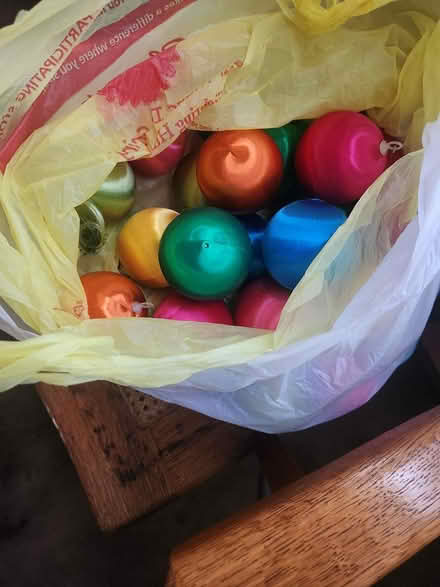 Photo of free satin ornaments (Manville) #1