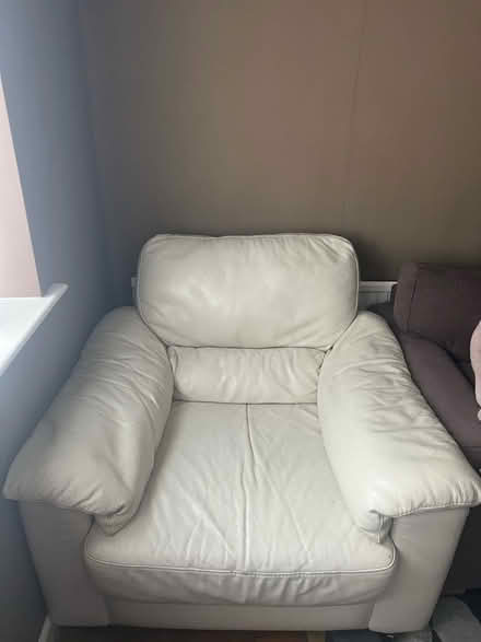 Photo of free Armchair (Luton Airport LU2) #1