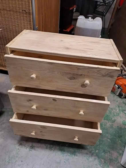 Photo of free Small chest of drawers . (Ludlow SY8) #1