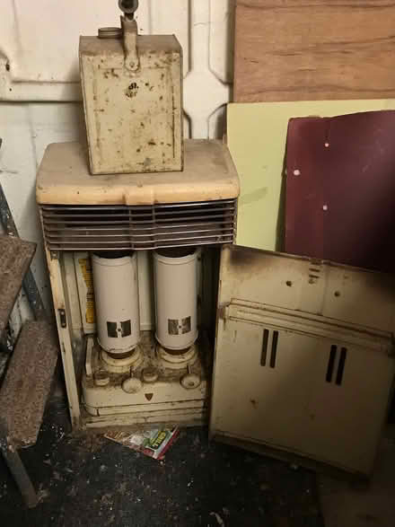 Photo of free Paraffin Heater - 2 burners - & Can (Chichester nr. Theatre) #2