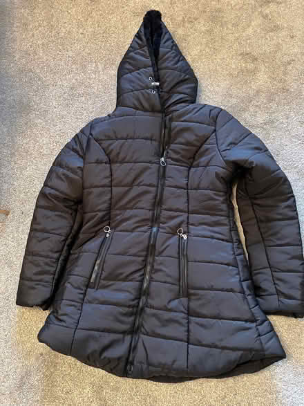 Photo of free Warm women’s coat small new with broken zip (Newton Mearns G77) #1