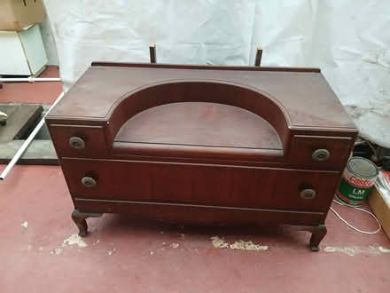 Photo of free Old dressing table (LU1. Caddington) #2