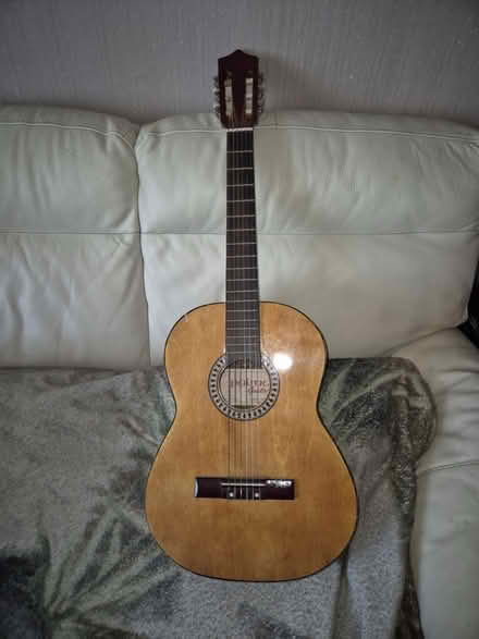 Photo of free Guitar g33 (Glasgow) #1