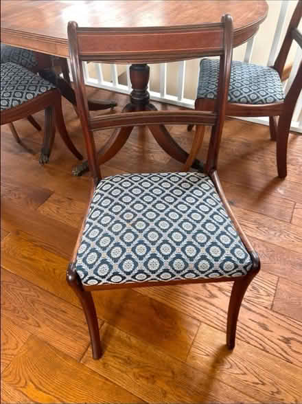 Photo of free Extendable Dining Table & 4 Chairs (NG34) #3