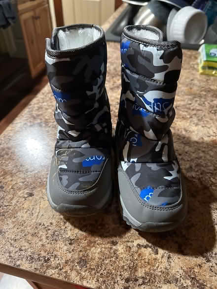 Photo of free snow boots, boots, pajamas (Franklin) #1