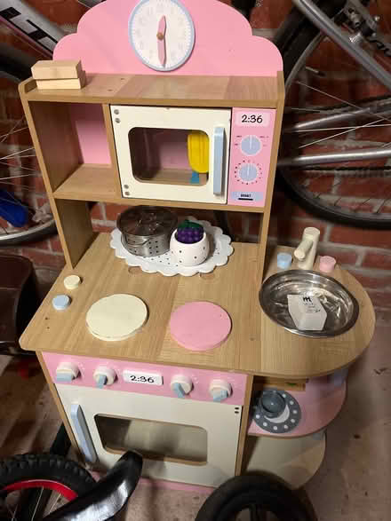 Photo of free Children’s play kitchen (CV10) #1