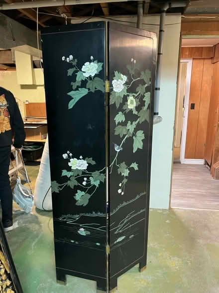 Photo of free Wooden room divider - 4 panel (Whitby - Kendalwood/Dundas-ish) #1