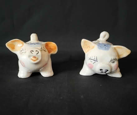 Photo of free Ceramic Pig Salt Pepper Shakers (Crescent Park) #1