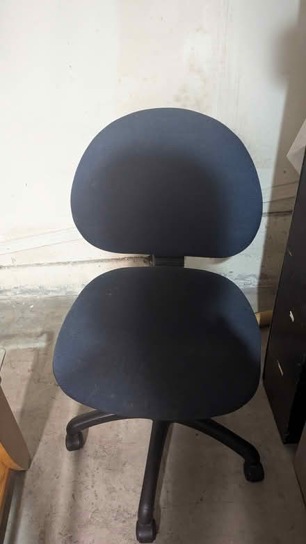 Photo of free Office chair (T. O Lynn Rd) #1