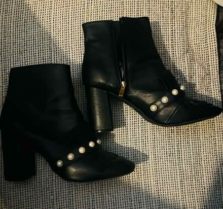 Photo of free Black boots 7UK (E2) #2