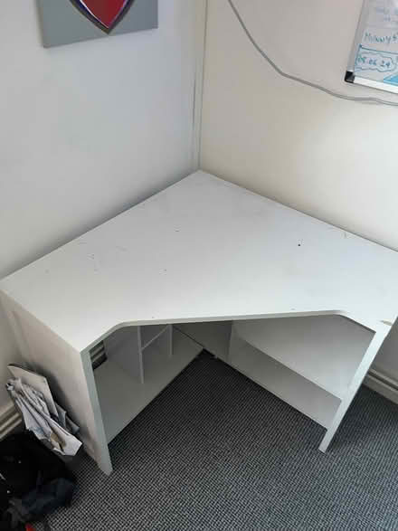 Photo of free Corner Desk (Kilburn DE56) #1