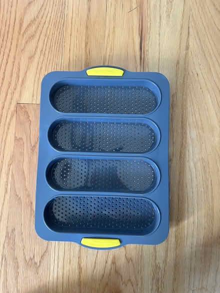 Photo of free Hot Dog Bun/Bread Tray (Chelsea) #1