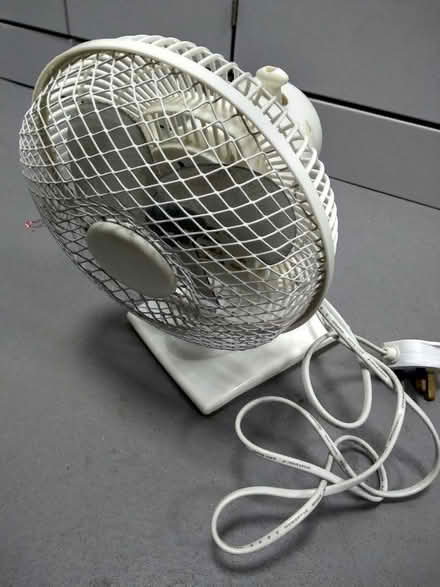 Photo of free Desk Fan (Sharrow S2) #1