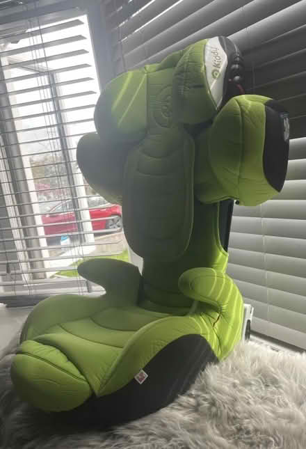 Photo of free Children car seat (EN5 5AY) #2