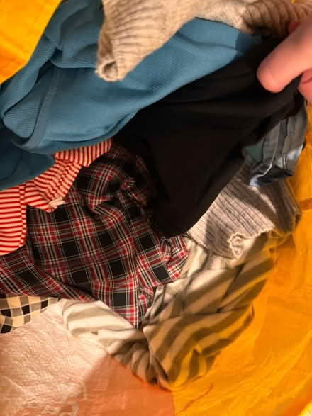 Photo of free mixed clothes (se9 3hz) #1