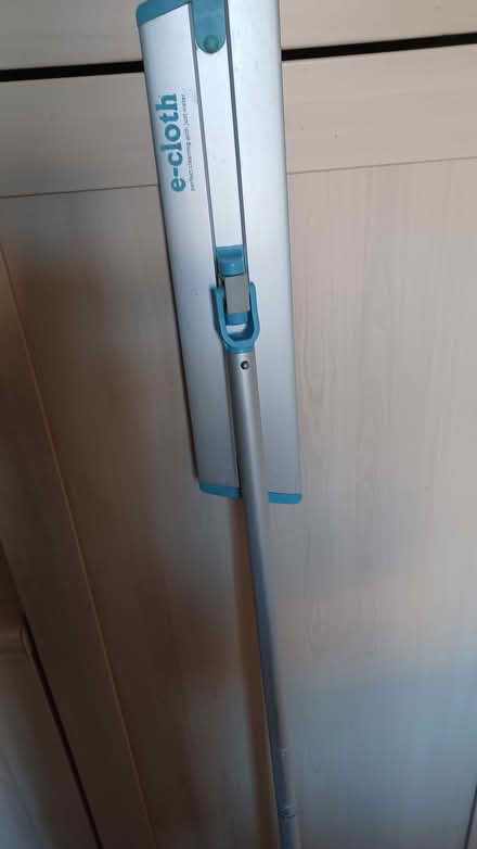 Photo of free e-cloth floor mop (Bradley, HD2) #2