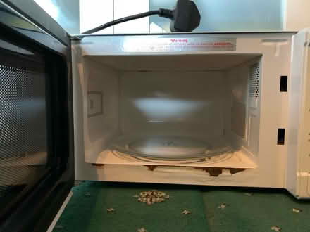 Photo of free Basic microwave (Rearsby LE7) #2