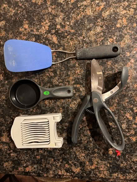 Photo of free Assorted Kitchen Items (Lombard Commons Park) #1