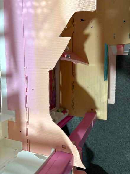 Photo of free Barbie dreamhouse (Katherines CM19) #2